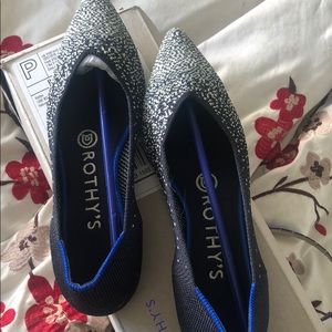 NWT- ROTHY FLATS SIZE 6